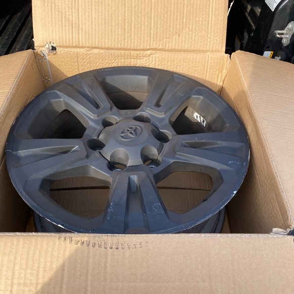 2016 blacked out Toyota Tacoma sport rims - Picture 4 of 4